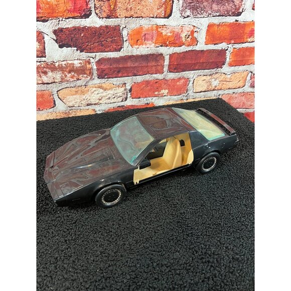 Vintage 1982 Knight Rider KITT Trans Am Model Car 1/24 Scale With Detailed Inter - Picture 1 of 8